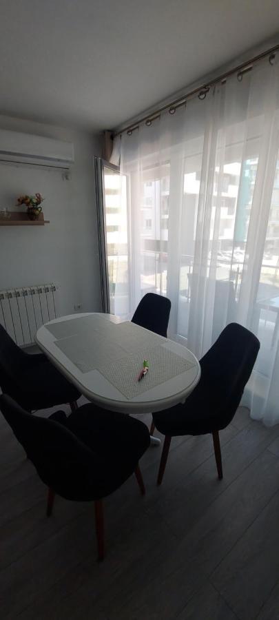 Apartament Nina Appartement Năvodari Buitenkant foto